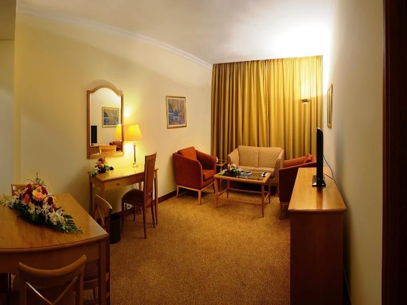 Swiss-Belhotel Şarja Dış mekan fotoğraf