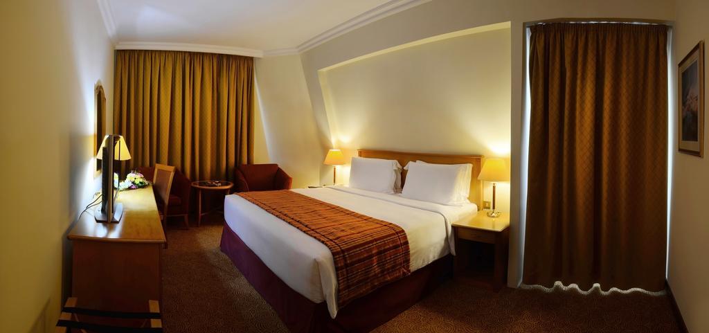 Swiss-Belhotel Şarja Dış mekan fotoğraf