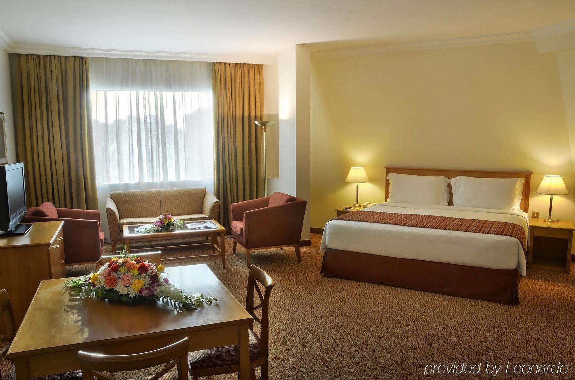 Swiss-Belhotel Şarja Dış mekan fotoğraf