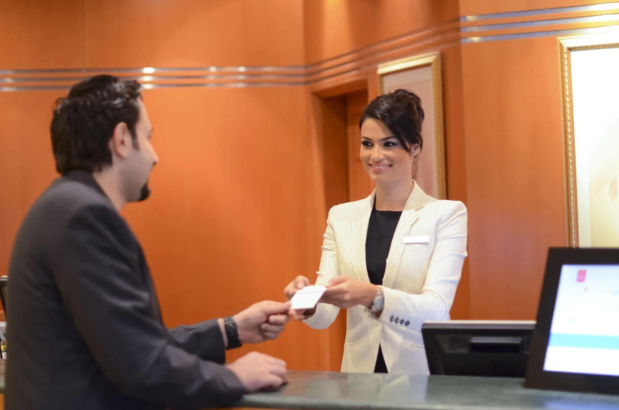 Swiss-Belhotel Şarja Dış mekan fotoğraf